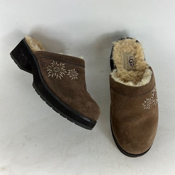 Ugg tan suede shearling lined floral embroidered blossom mules women’s size 7 - Picture 1 of 9